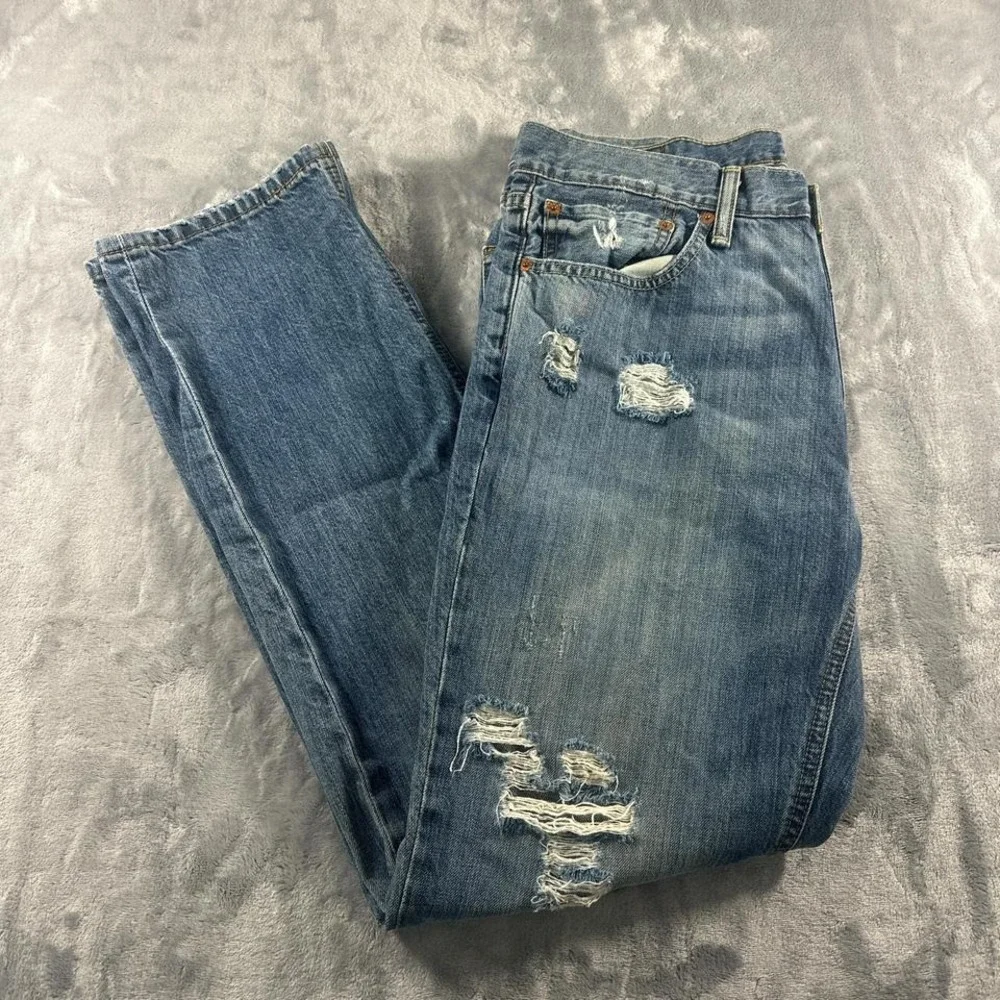 Levi blue‎ distressed straight leg jeans